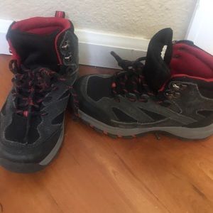 Boys hiking shoes